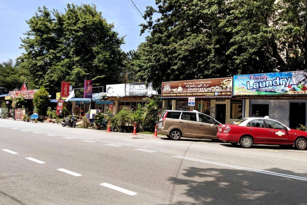 Ees Whale House - Homestay 3 Min Walk To Beach Batu Feringgi Exterior foto